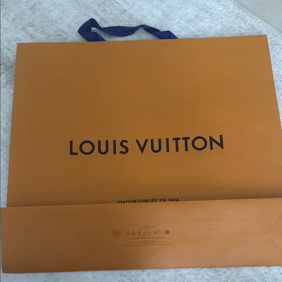 Louis Vuitton Shopping Bag - Picture 2 of 3